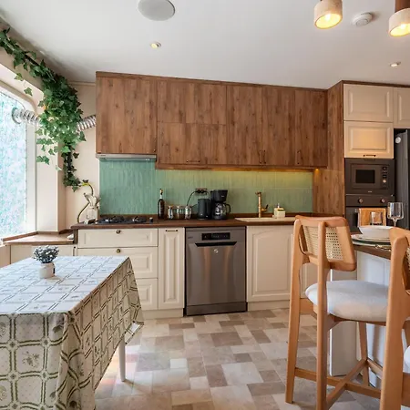 Feriehus Luxury Ottoman Townhouse - Private & Jacuzzi