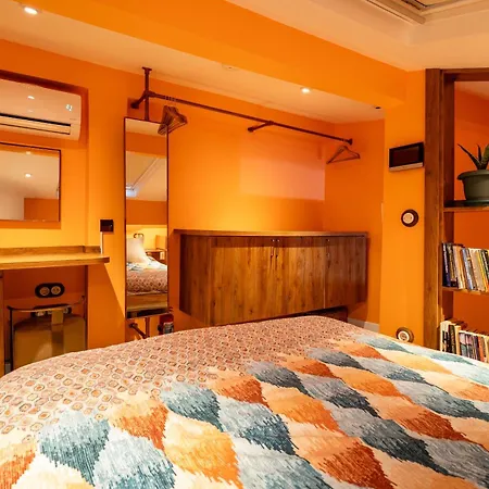 Nyaraló Luxury Ottoman Townhouse - Private & Jacuzzi *