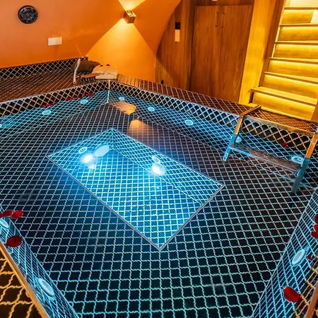 Luxury Ottoman Townhouse - Private & Jacuzzi *
