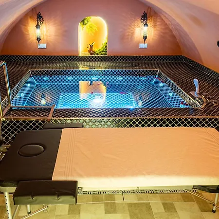 Feriehus Luxury Ottoman Townhouse - Private & Jacuzzi