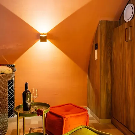 Luxury Ottoman Townhouse - Private & Jacuzzi